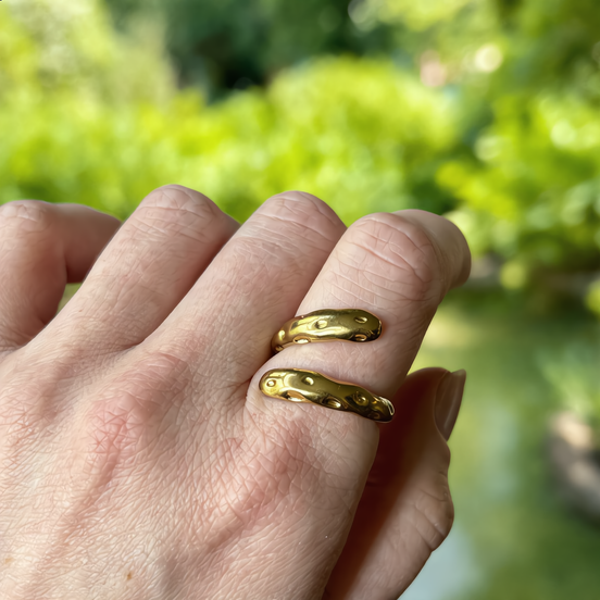 GOLDIE ring