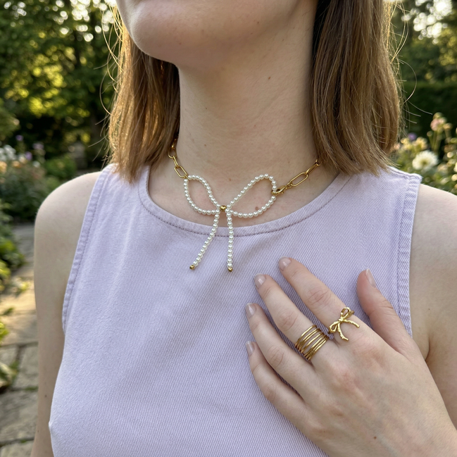 BOW necklace